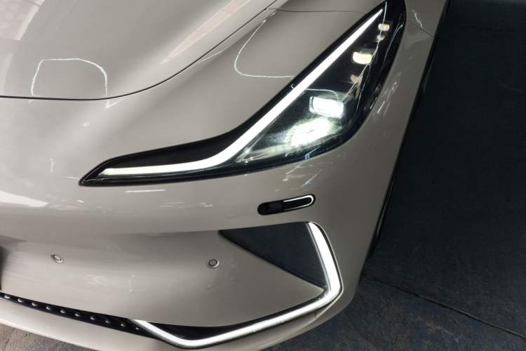 Used IM LS7 2023 100kWh Lux Rear-Drive Version