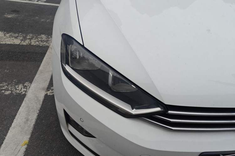 Used Volkswagen Golf Sportsvan 2016 230TSI Automatic Trend Edition Right Front Headlight