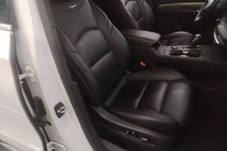 Used Cadillac XT4 2018 28T Two-Wheel Drive Leading Version