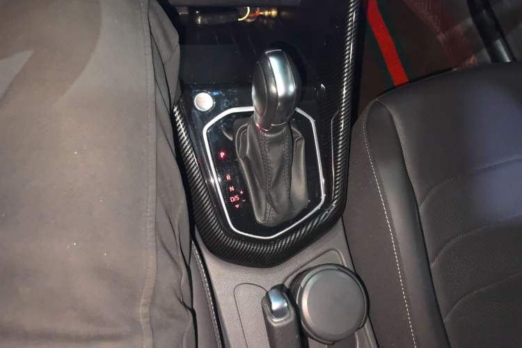 Used Jetta VS5 2019 280TSI Automatic Glory Edition Gear Lever