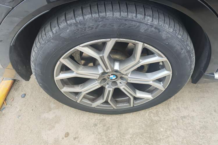 Used BMW X7 2019 xDrive40i Luxury Package with Leading Features
