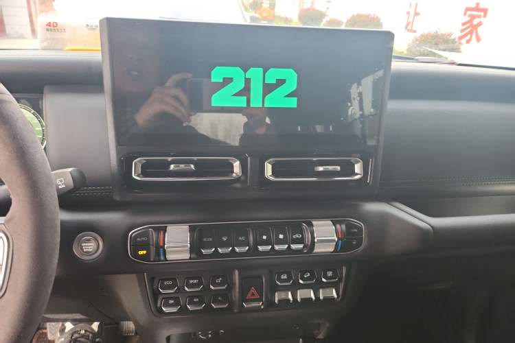 Used 212 T01 2025 2.0T Changfeng