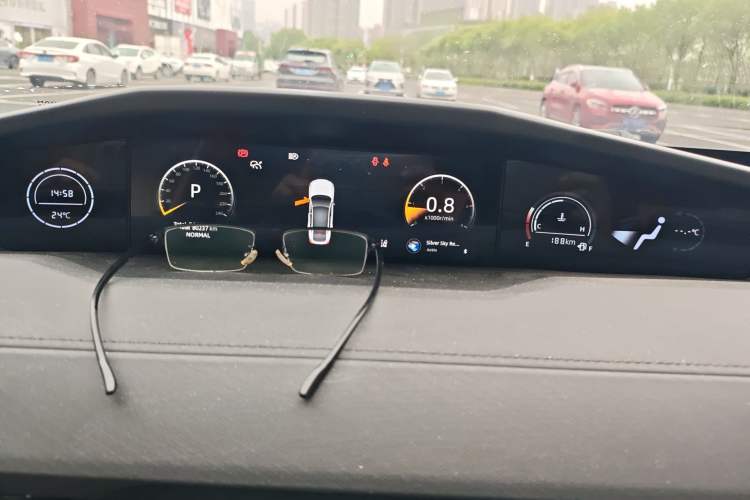 Used CHANGAN UNI-V 2023 1.5T Prestige Model Instrument Cluster