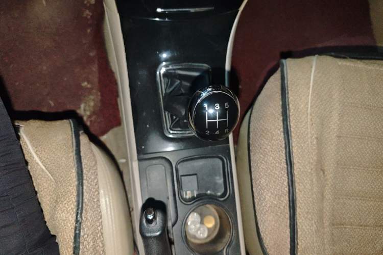 Used Geely Auto GC7 2013 1.5L Manual Luxury Model Gear Lever