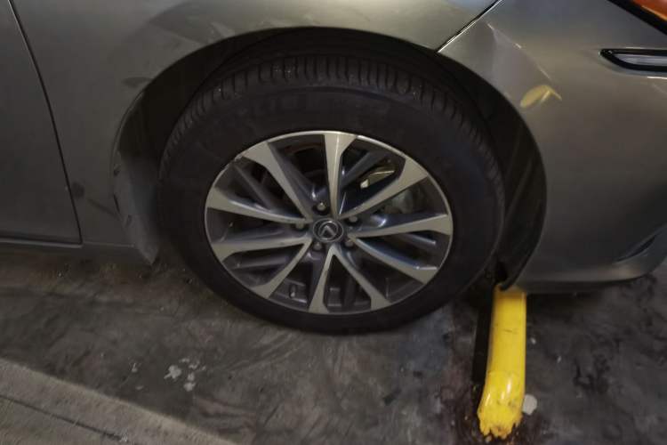 Used Lexus ES 2022 200 Excellence Edition
