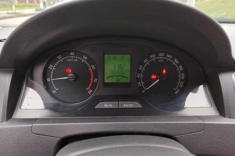 Used Skoda Rapid 2013 1.6L Automatic Smart Selection Model