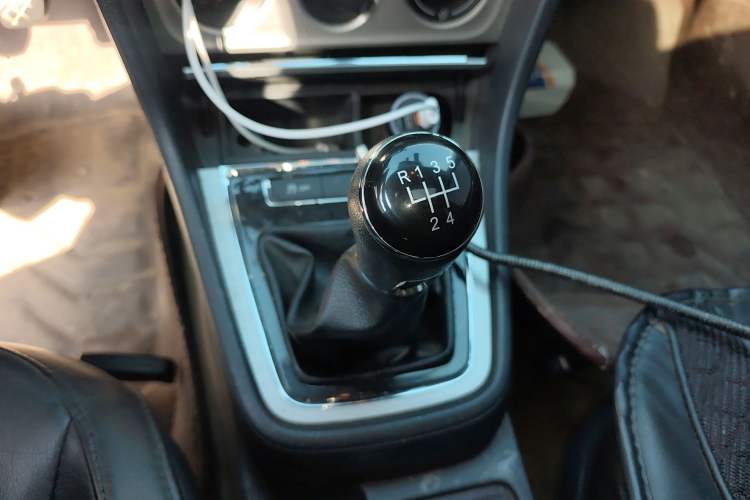 Used Volkswagen Lavida 2013 Restyled Classic 1.6L Manual Comfort Edition
