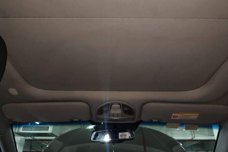 Used Hyundai Santa Fe 2015 2.0T Automatic Two-Wheel Drive Smart Version 5 Seats
