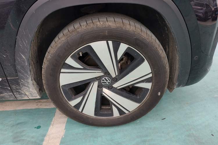 Used Volkswagen Teramont X 2023 Revised 380TSI Four-Wheel Drive Prestige Luxury Edition Right Front Wheel Hub