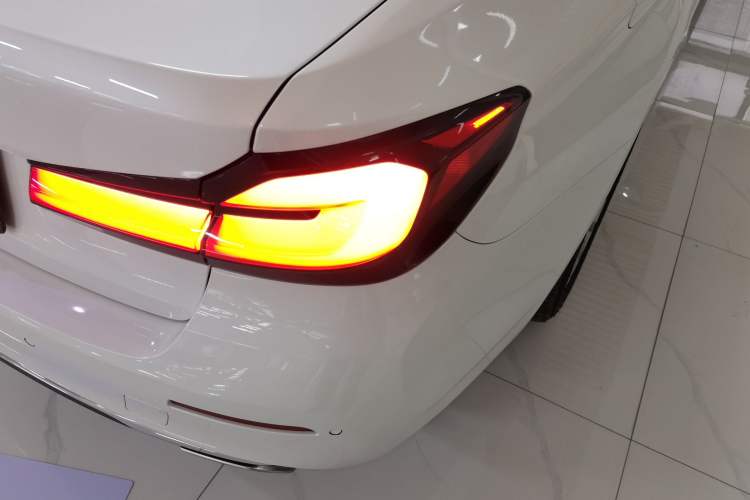 Used BMW 5 Series 2021 Updated Version 525Li Luxury Package Right Rear Taillight