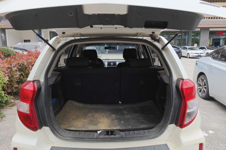 Used CHANGAN CX20 2014 1.4L Manual Sport Edition China V Standard Trunk