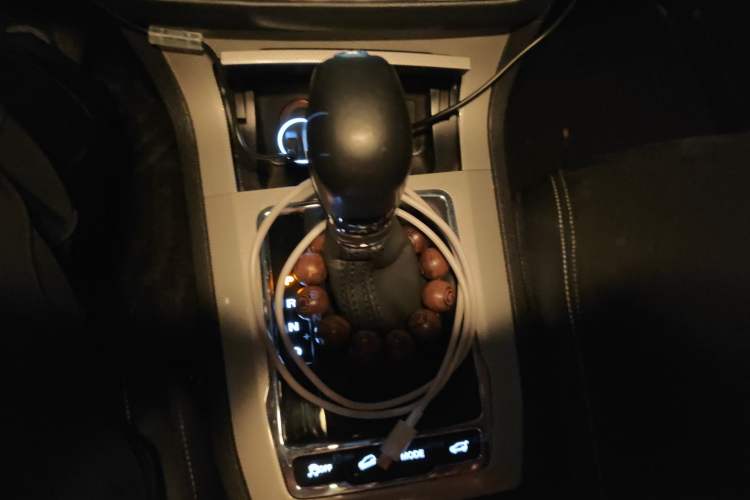 Used Roewe RX5 New Energy 2017 eRX5 50T Hybrid Connected Prestige Flagship Edition Gear Lever