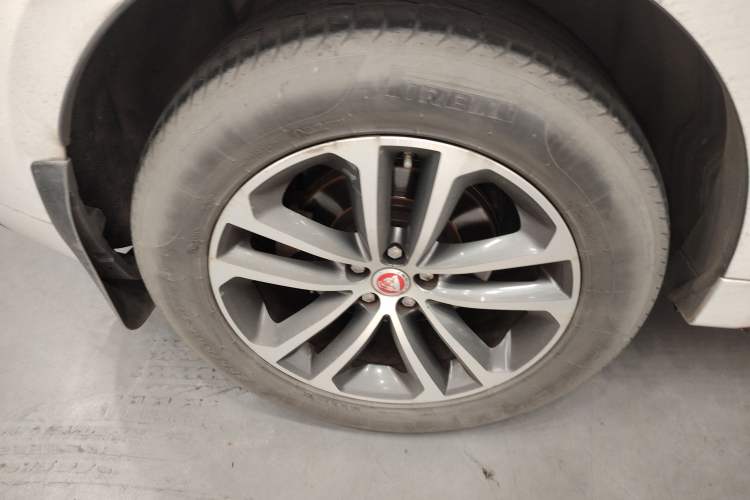 Used Jaguar F-PACE 2016 2.0T Two-Wheel-Drive R-Sport Sport Edition