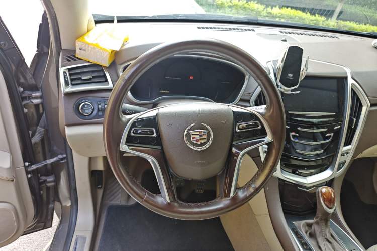 Used Cadillac SRX 2014 3.0L Elite Model Steering Wheel