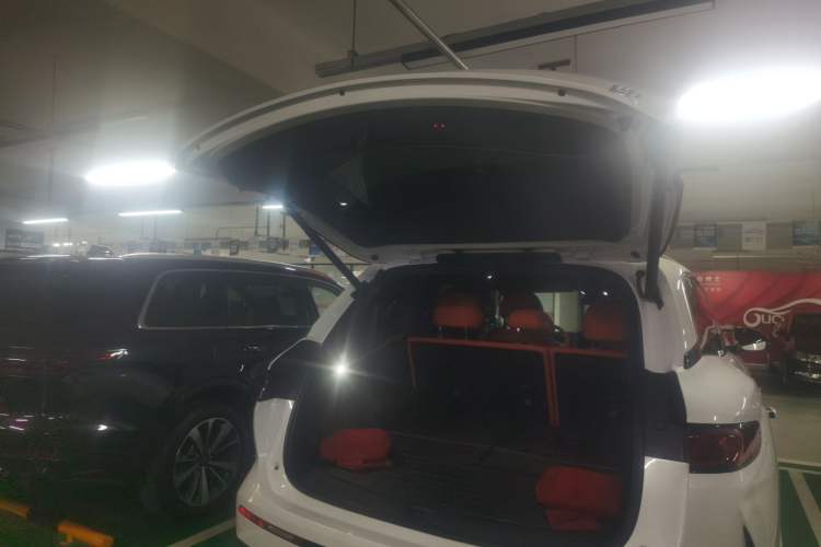 Used BYD Tang L 2025 DM 200KM Four-Wheel Drive LiDAR Flagship Model Trunk