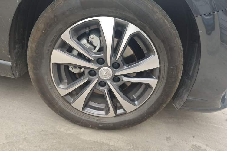 Used CHANGAN Eado 2023 Changan Edition PLUS Blue Whale NE 1.4T GDI DCT Prestige Version Right Front Wheel Hub