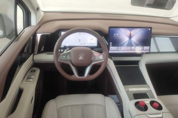 Used BYD Xia 2025 DM-i 1.5T 180km Excellence Model Steering Wheel