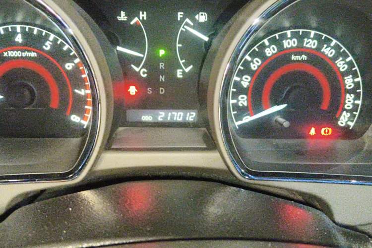 Used Toyota Highlander 2012 2.7L 2WD 5-Seater Elite Edition Odometer Close Up