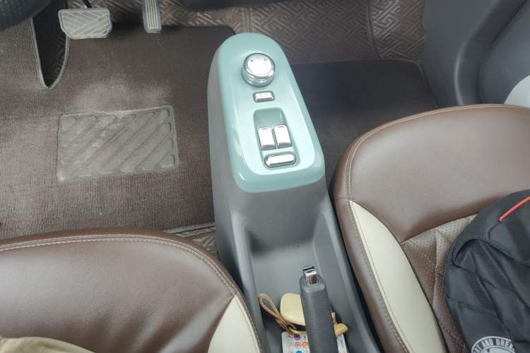 Used CHANGAN NEVO Lumin 2022 210km Sweet Edition Gear Lever