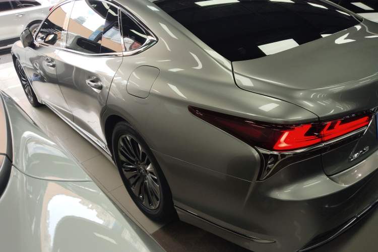 Used Lexus LS 2020 500h Excellence Edition China VI standard
