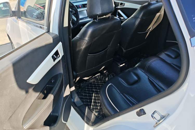 Used JAC Group Refine S2 2015 1.5L CVT Luxury Edition
