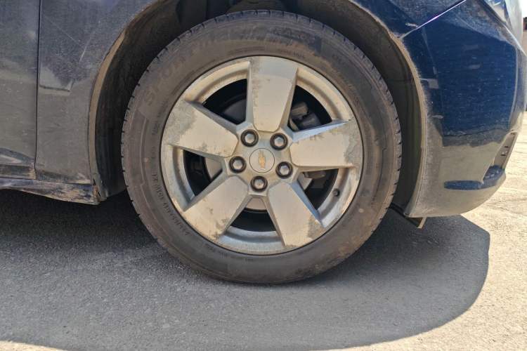 Used Chevrolet Malibu 2012 2.0L Automatic Comfort Edition Right Front Wheel Hub