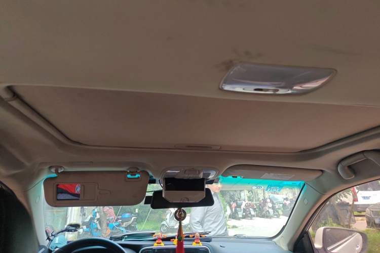 Used BYD Qin New Energy 2017 1.5T Luxury Model Headliner