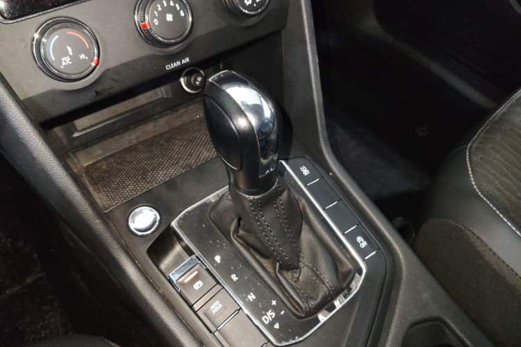 Used Volkswagen Tiguan L 2021 330TSI Automatic Two-Wheel Drive Comfort Edition
