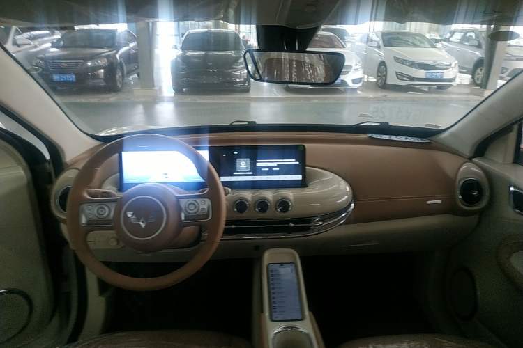 Used Wuling Bingo 2025 333 km Lingxi Connected Version Center Console