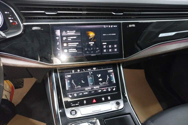 Used Audi Q7 2023 45 TFSI quattro S line Sport model
