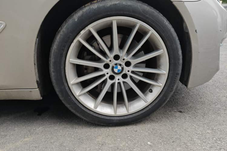 Used BMW 7 Series 2014 730Li Premium Edition Right Front Wheel Hub