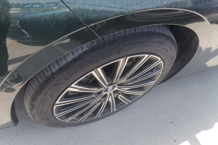 Used Geely Galaxy 8 2025 130km EM-P Starship Edition
