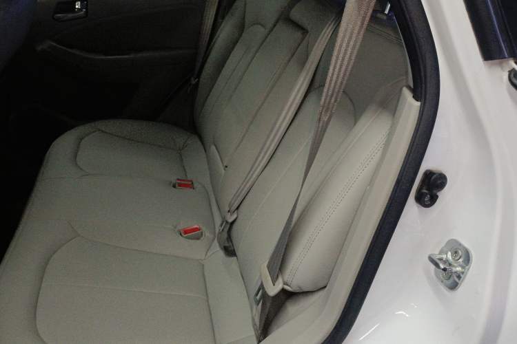 Used Venucia T70 2015 2.0L CVT Smart Choice Edition
