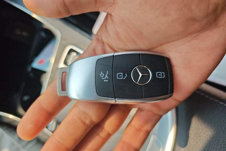 Used Mercedes-Benz C-Class 2021 C 260 L Sport Edition Vehicle Key