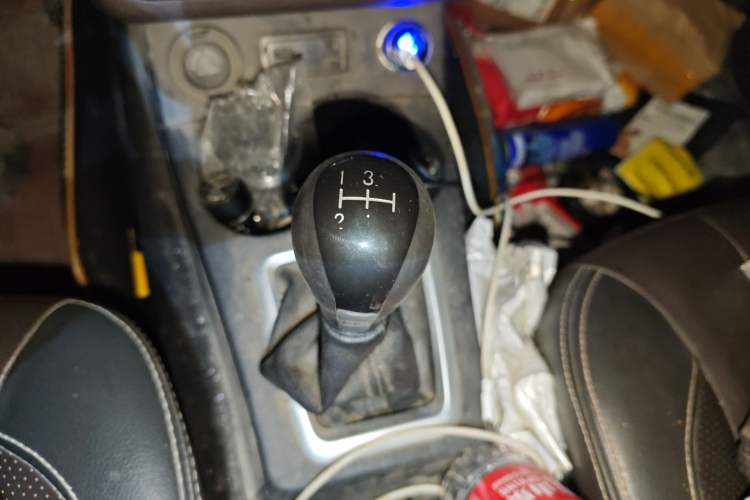 Used Dongfeng Fengon 330 2019 1.5L Manual Practical II China VI Gear Lever