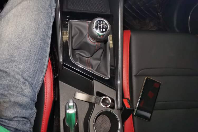 Used Venucia T60 2018 1.6L Manual ZhiShang Edition China V Standard
