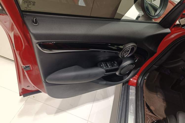 Used MINI MINI 2019 1.5T COOPER Classic Edition Five-Door Version