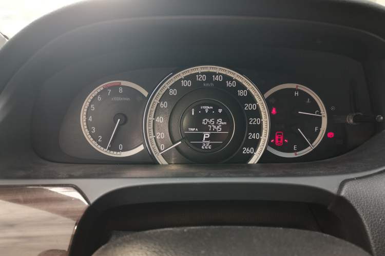 Used Honda Accord 2016 2.4L Luxury Edition Odometer Close Up