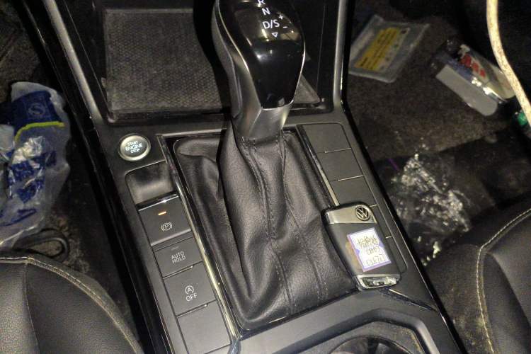 Used Volkswagen Passat 2022 280TSI Business Edition Gear Lever