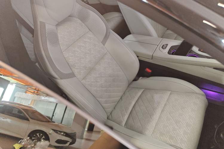 Used Zeekr 001 2024 YOU Edition 100 kWh All-Wheel Drive Right Front Seat