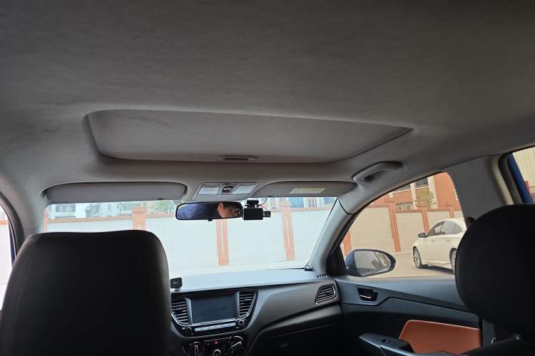 Used Hyundai Verna RV 2017 1.4L Automatic Sport Version National Emission Standard V
