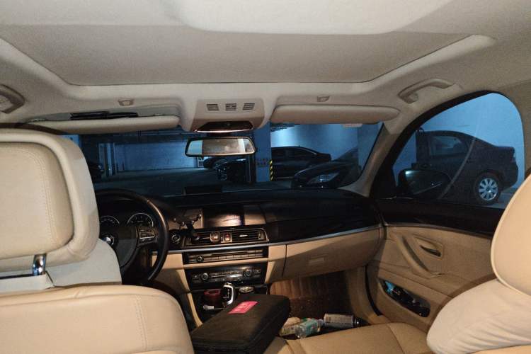 Used BMW 5 Series 2011 523Li Leading Model
