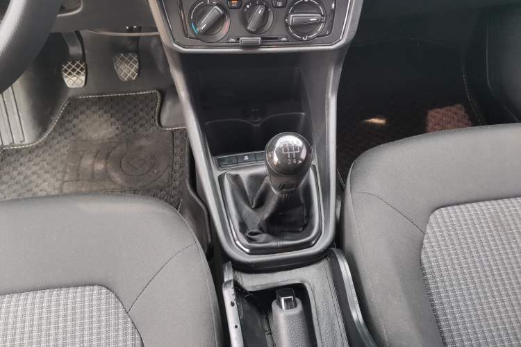 Used Volkswagen Santana 2019 1.5L Manual Fashion Edition China VI Standard