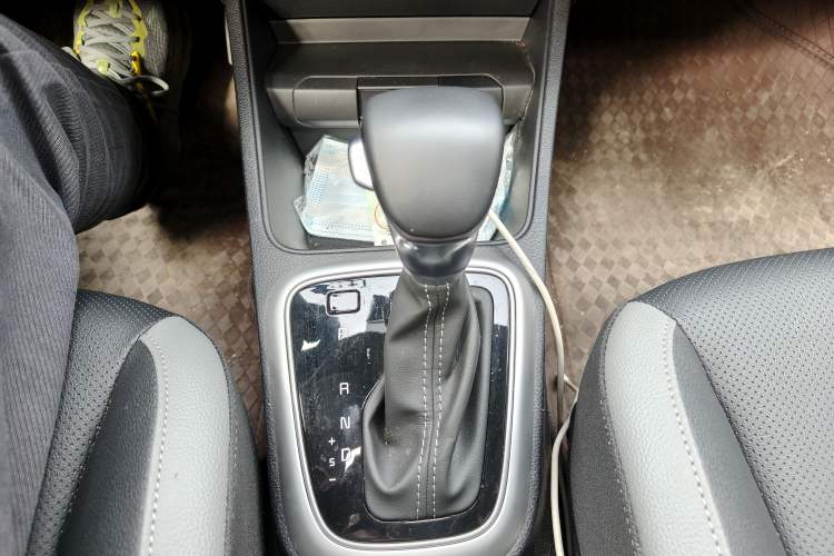 Used Kia kx1 Stonic 2021 1.4L CVT Sunroof Model
