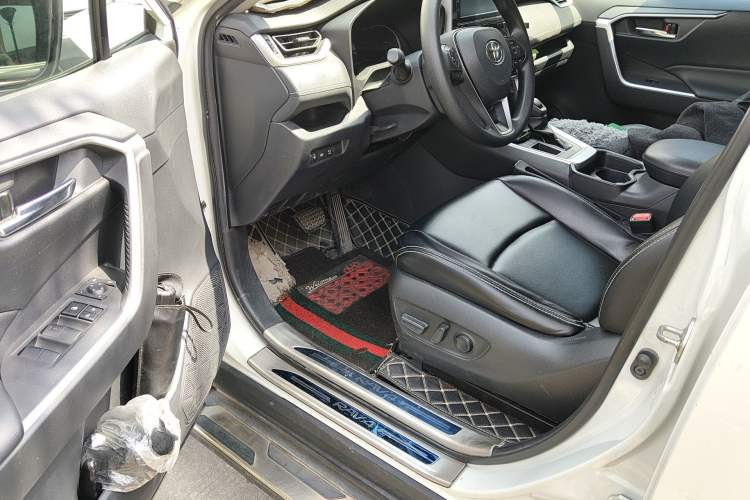 Used Toyota RAV4 2020 2.0L CVT Two-Wheel Drive Fashion Edition Driver Seat