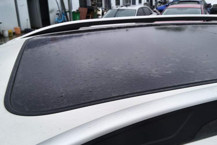 Used Zotye T700 2017 1.8T Dual-Clutch Prestige Model Roof