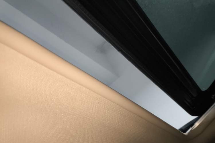 Used Buick GL8 2023 Facelifted Land Cruiser Executive Luxury Version
