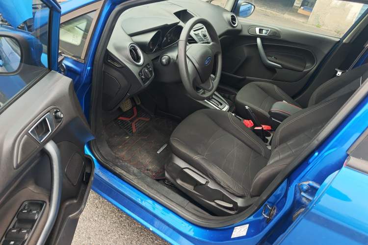 Used Ford Fiesta 2013 Hatchback 1.5L Automatic Fashion Edition Driver Seat