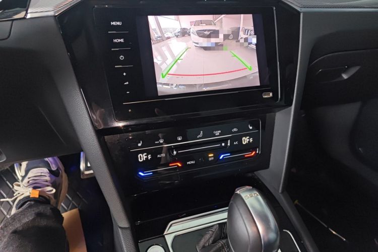 Used Volkswagen Magotan 2023 2 Million Units Limited Edition 330TSI DSG Leading Version Audio And AC Panel