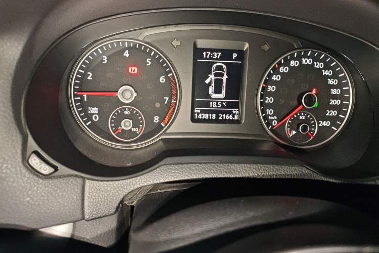 Used Volkswagen Sharan 2016 280TSI Enjoyment Model 7-Seater Odometer Close Up